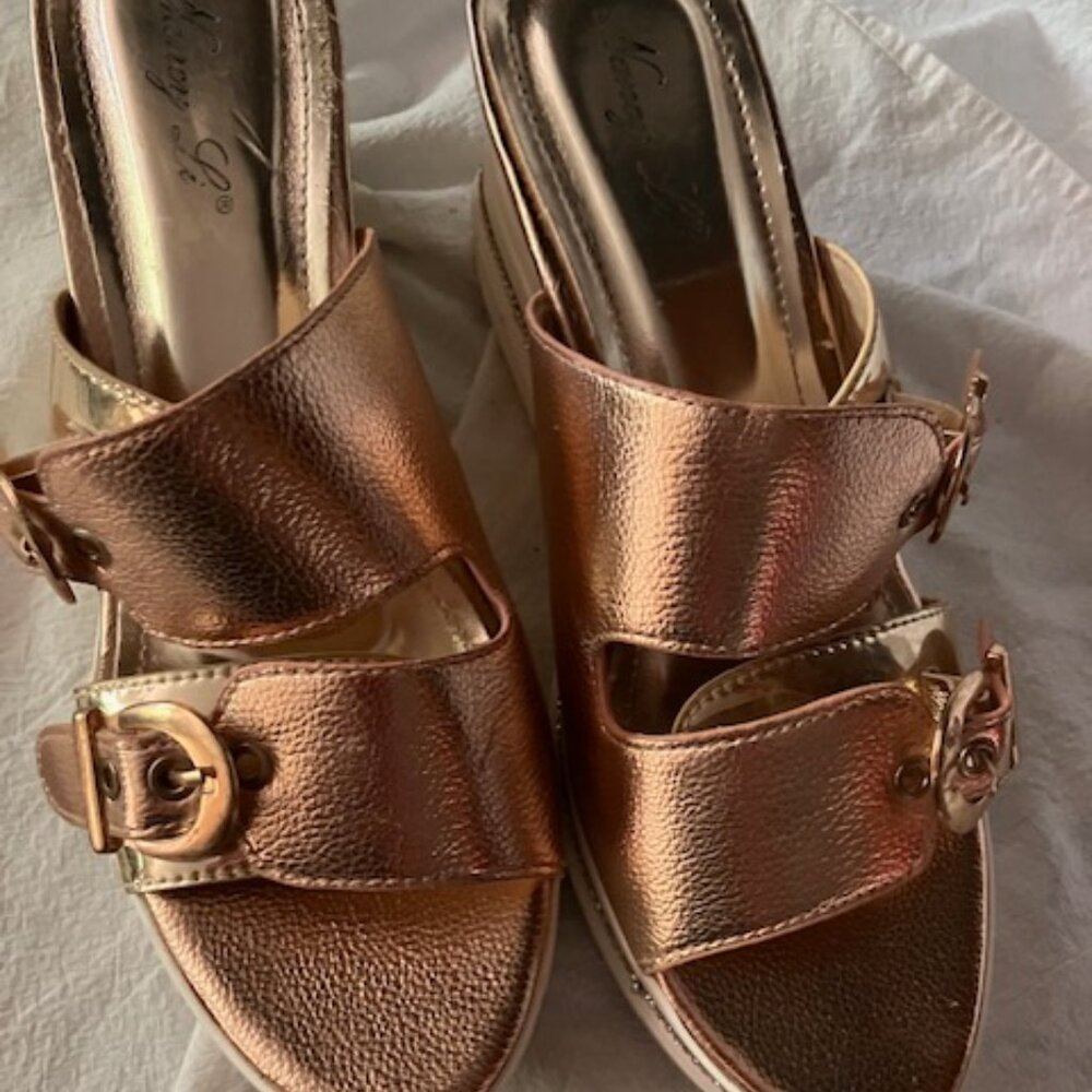 Nancy Li Sandals - Picture 3 of 10